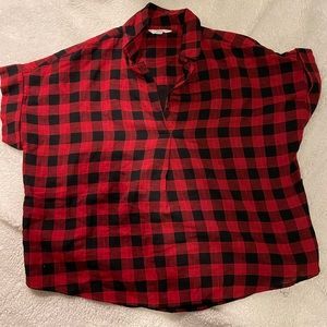 🐥3/$15 Black and Red Plaid Blouse!